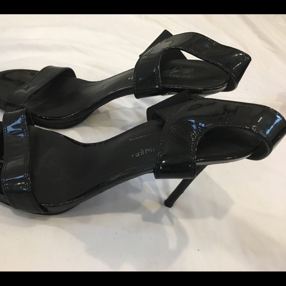 Donald Pliner heels- sold
